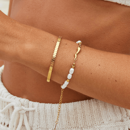 Tara Gold Bangle